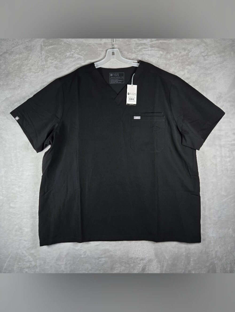 FIGS Leon Three Pocket Scrub Top Mens Size 4XL Short Sleeve Black Vneck NWT